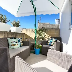 https://charming-home-with-a-sunny-roof-terrace-in-rabat.hotelssaintjulians.com